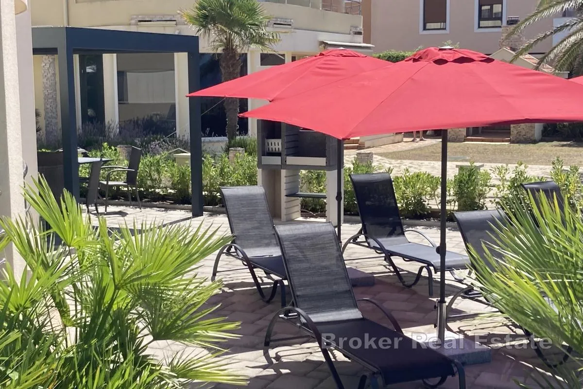 apartmanska kuća u prvom redu do mora - slika 13