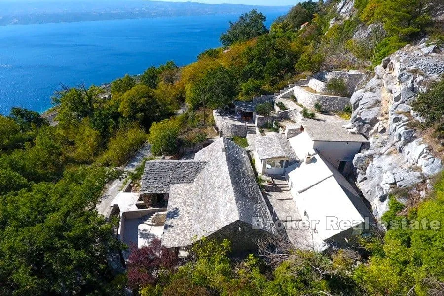 kamene kuće s pogledom na more - slika 20