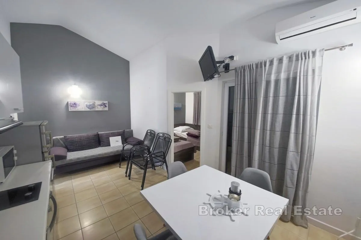 apartmanska kuća s bazenom i panoramskim pogledom na more - slika 12
