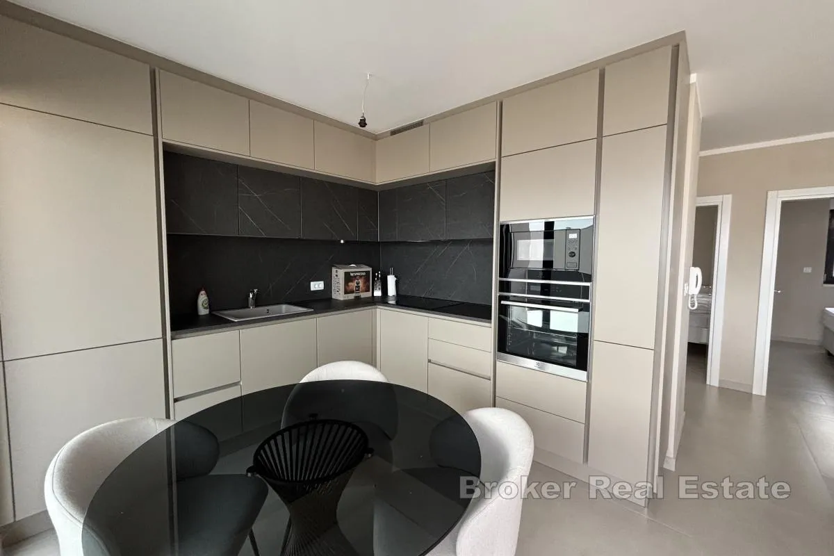 izvanredan penthouse s krovnom terasom blizu mora - slika 4