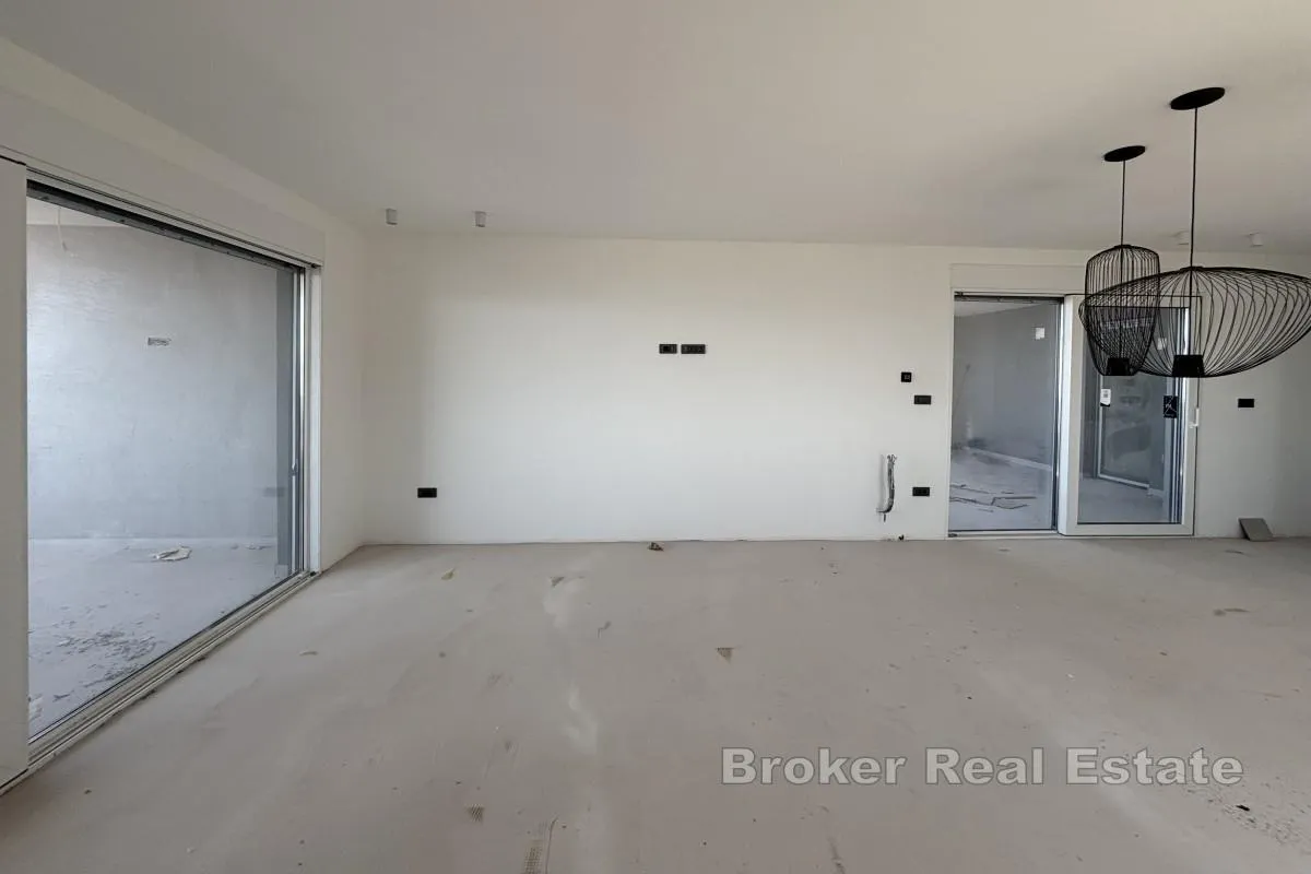 luksuzan penthouse s otvorenim pogledom na more - slika 3