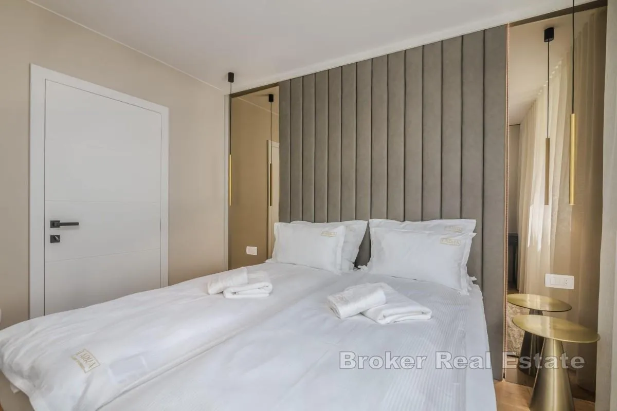luksuzni trosoban apartman s bazenom i okućnicom - slika 8