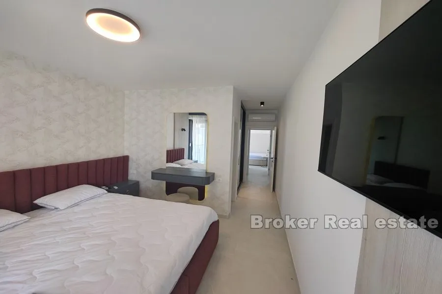 luksuzna apartmanska vila s pogledom na more - slika 12