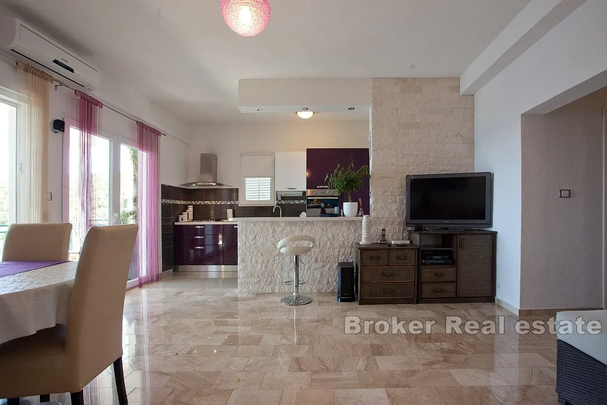 apartmanska kuća drugi red od mora s otvorenim pogledom na more - slika 13