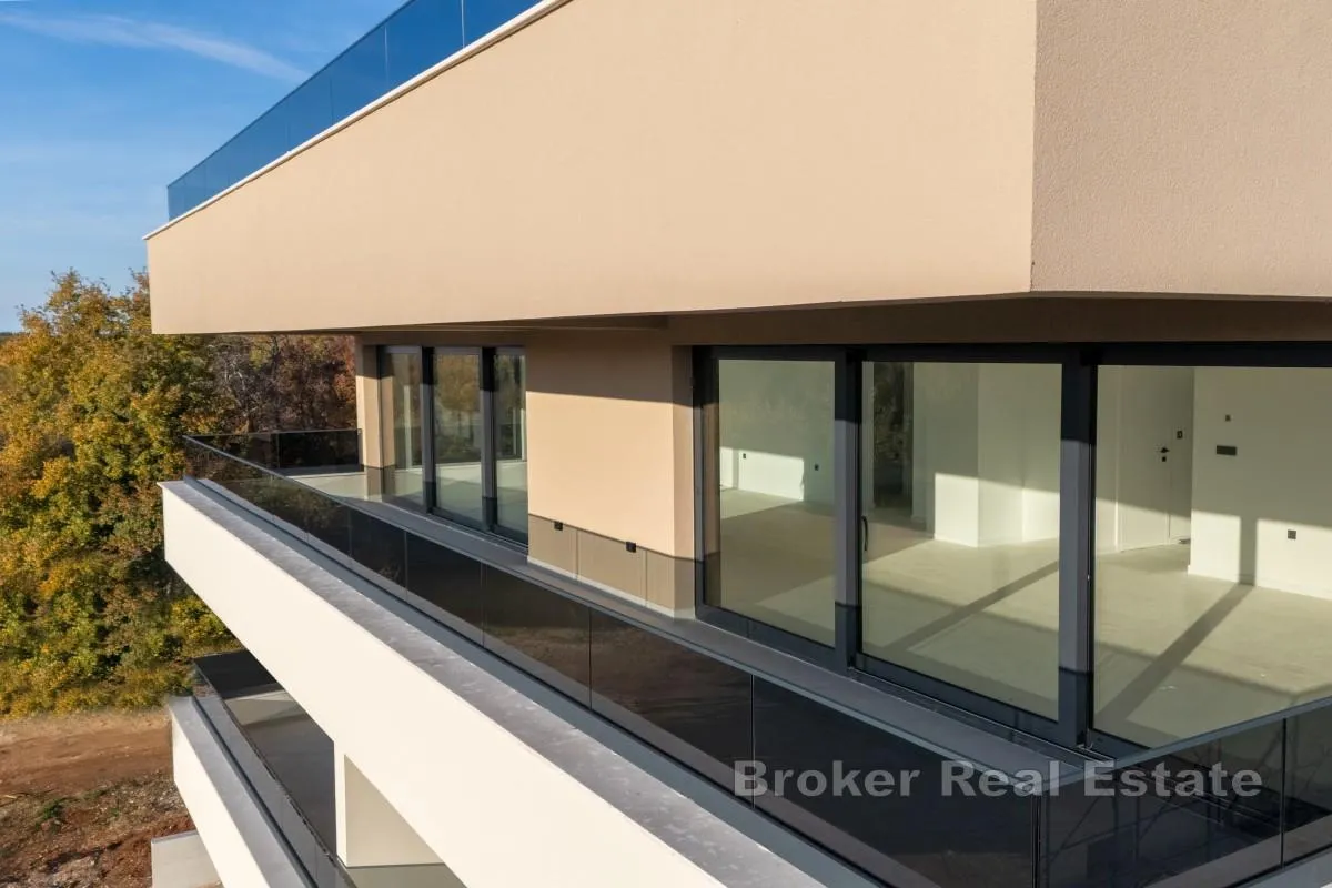 Penthouse s panoramskim pogledom i krovnom terasom - Poreč