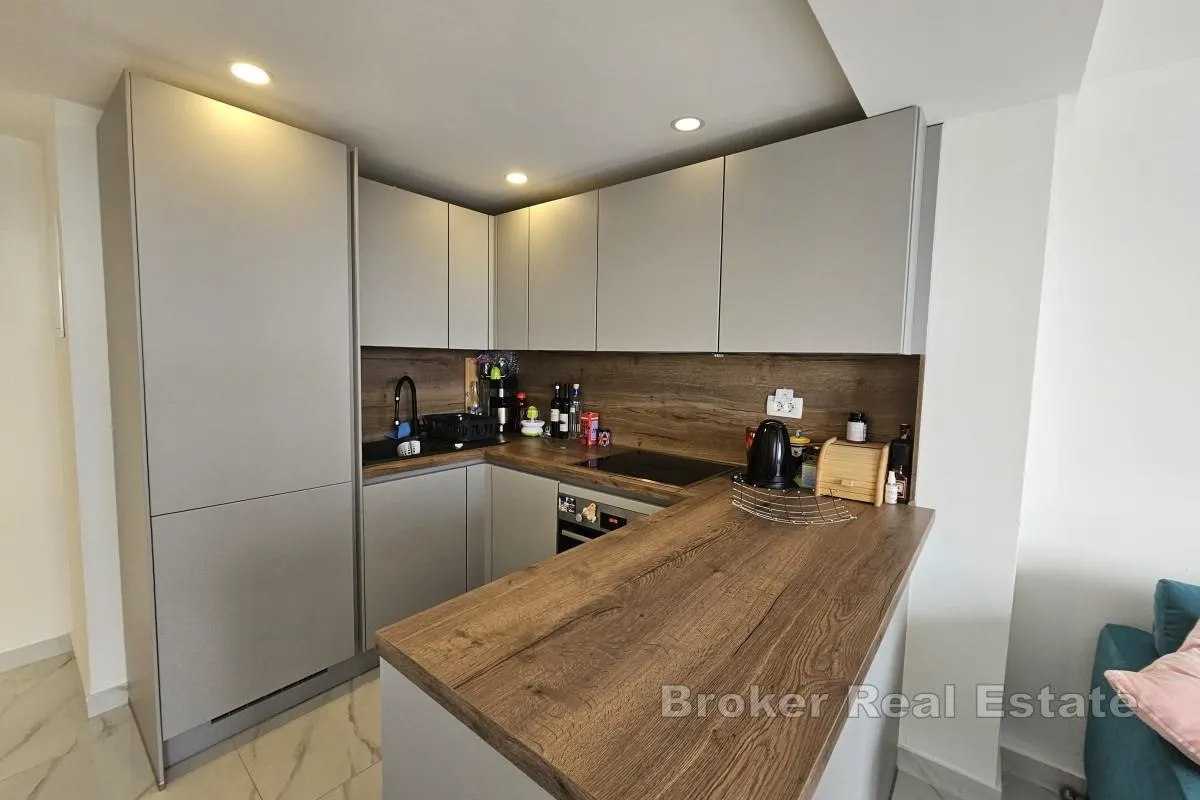 kuća s dva apartmana na mirnoj lokaciji - slika 5