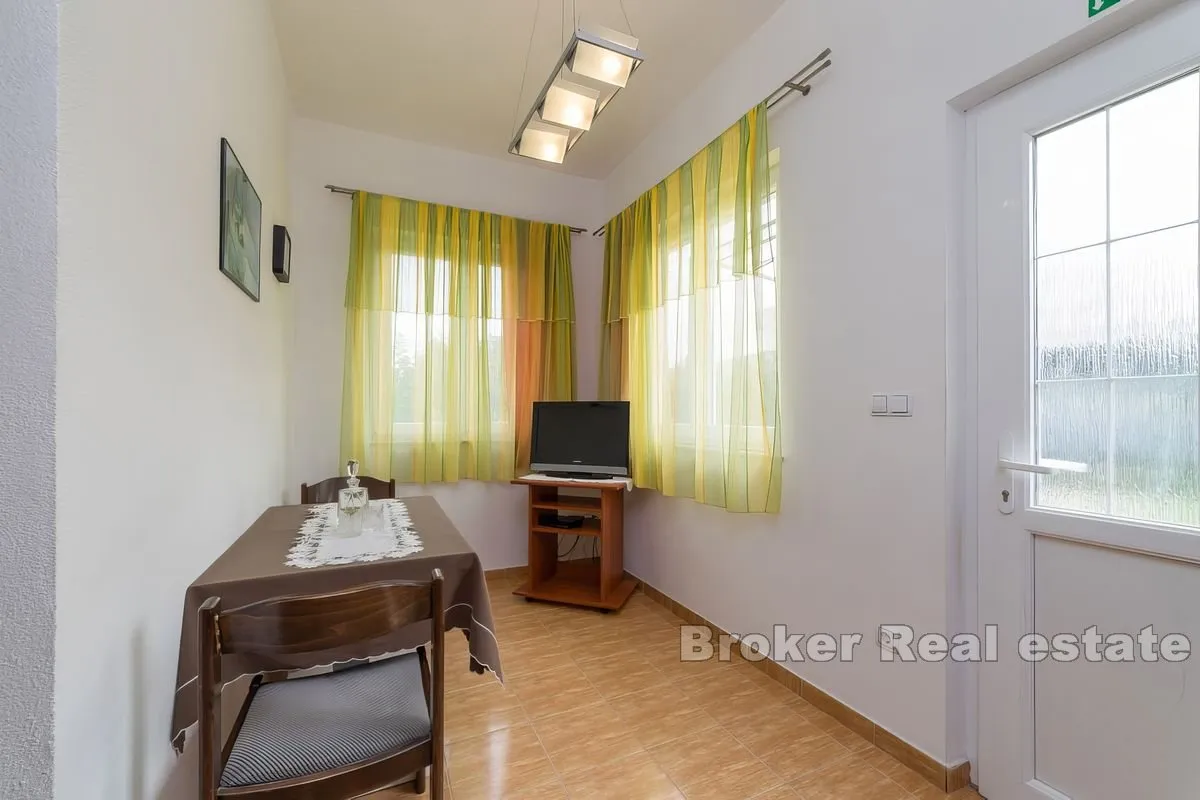 apartmanska kuća blizu plaže - slika 15