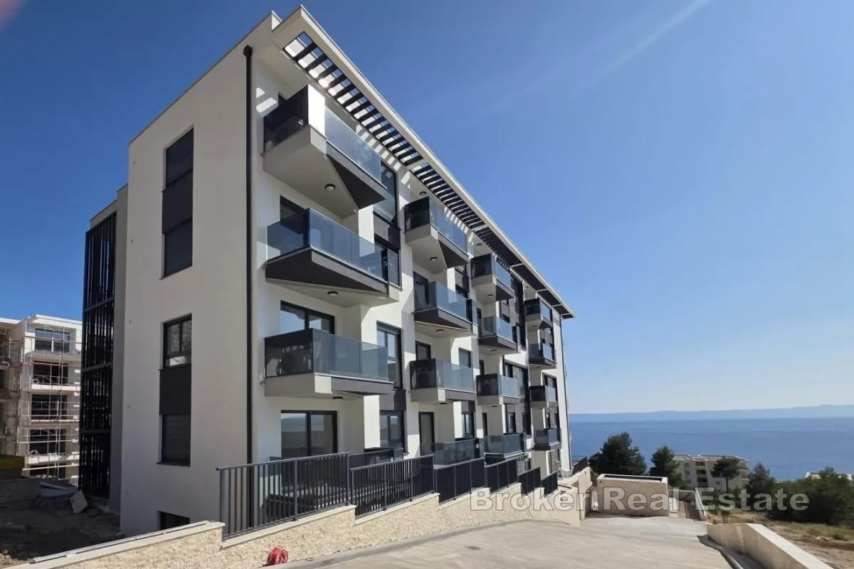 moderni trosobni apartman u novogradnji s pogledom na obalu - slika 7