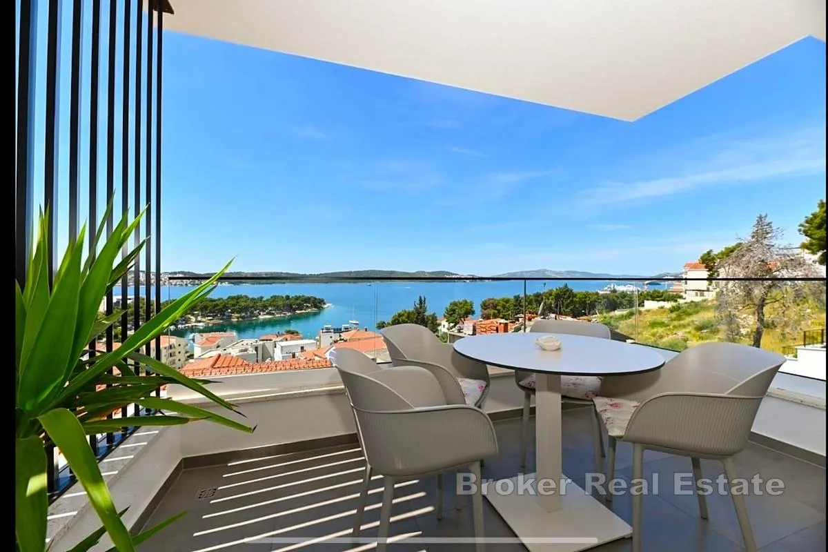 luksuzni penthouse s krovnom terasom i panoramskim pogledom na more - slika 10