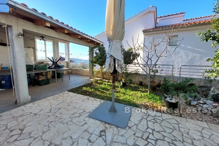 apartmanska kuća s pogledom na more - slika 4