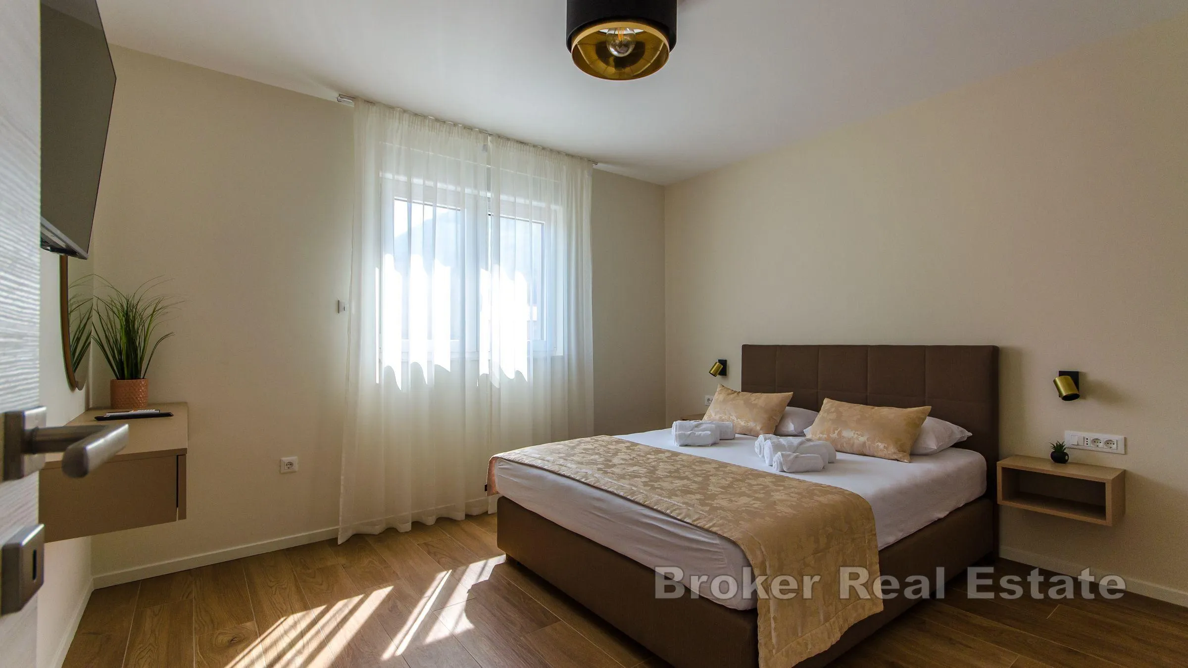 novoizgrađena vila sa bazenom - slika 6