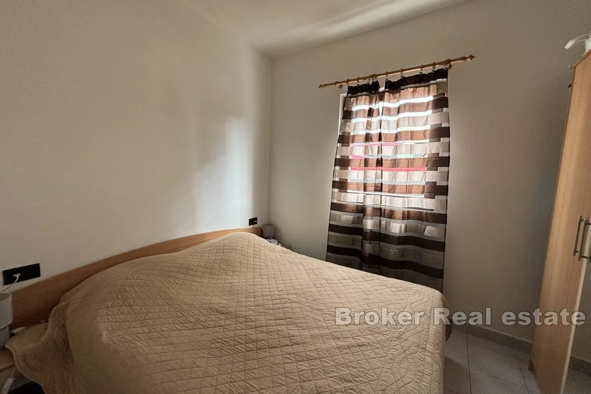 trosoban apartman s pogledom na more - slika 12