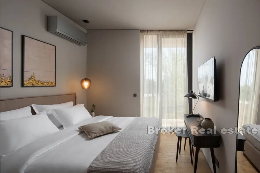 moderna vila s bazenom - slika 7