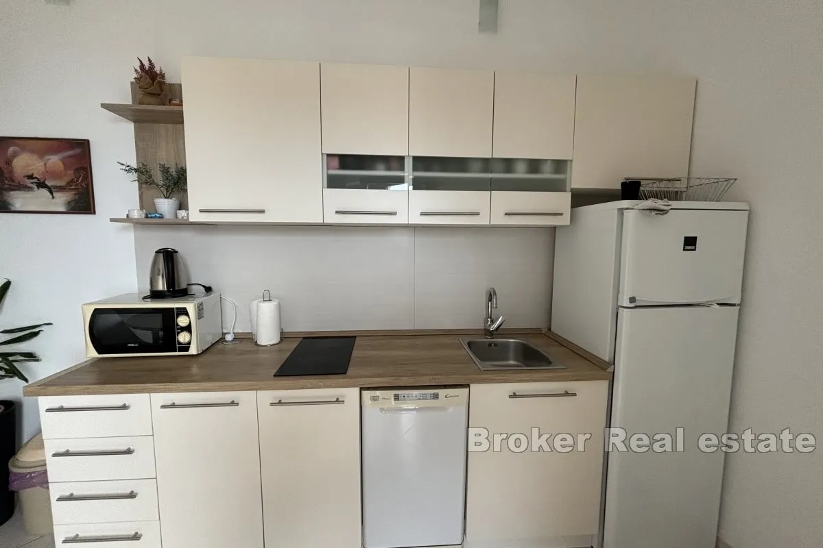 trosoban apartman s pogledom na more - slika 5