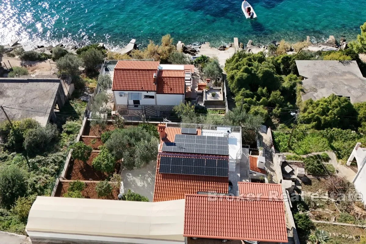 Samostojeća kuća u drugom redu do mora - Žedno, Trogir