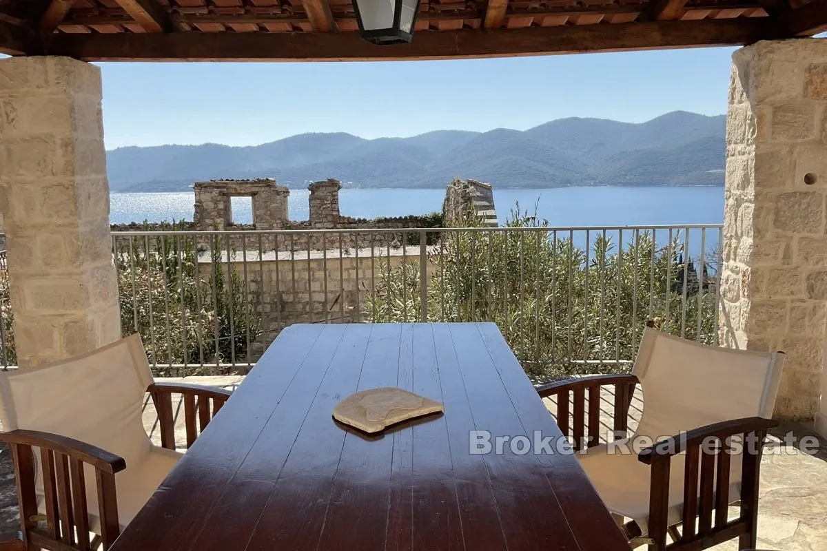 dvojna kamena kuća s panoramskim pogledom na more - slika 12