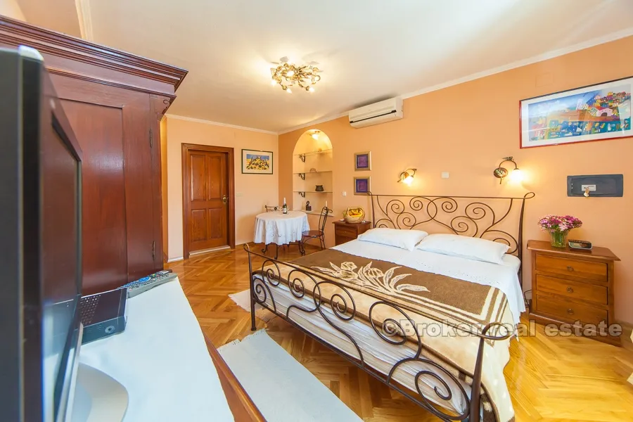 kamena kuća, u centru grada, na prodaju - slika 3