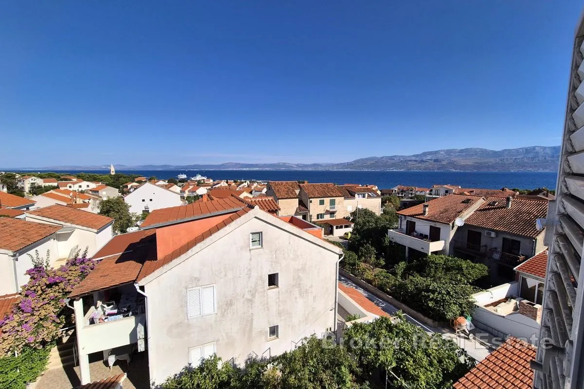 samostojeća apartmanska kuća s pogledom na more - slika 12