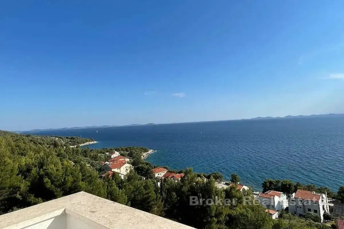 Dva apartmana s pogledom na more, bazenom i parkingom - Murter, Murter-Kornati