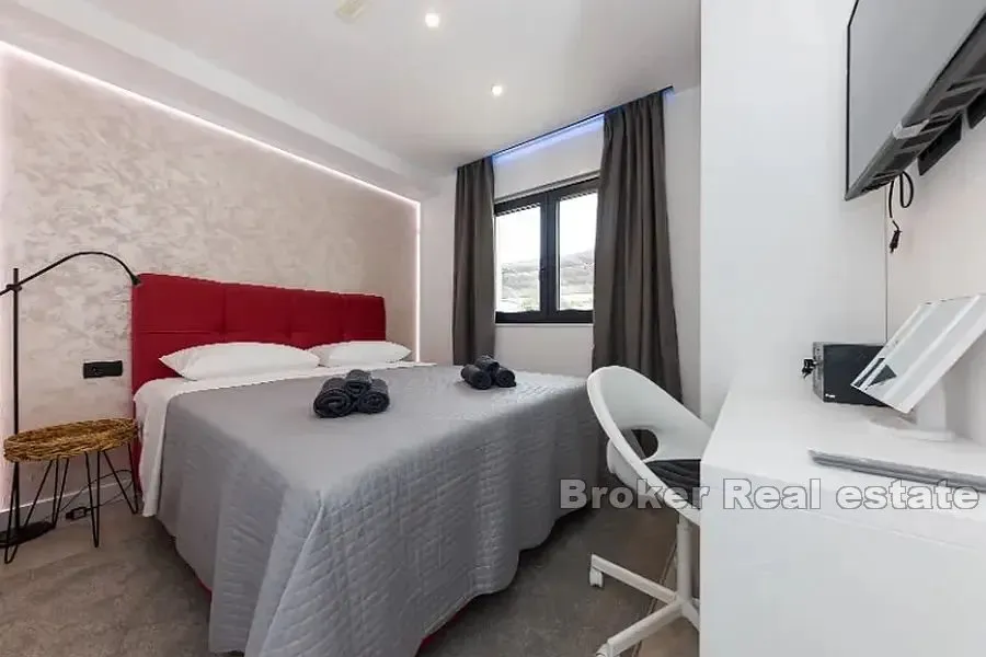 moderan apartman s bazenom - slika 11