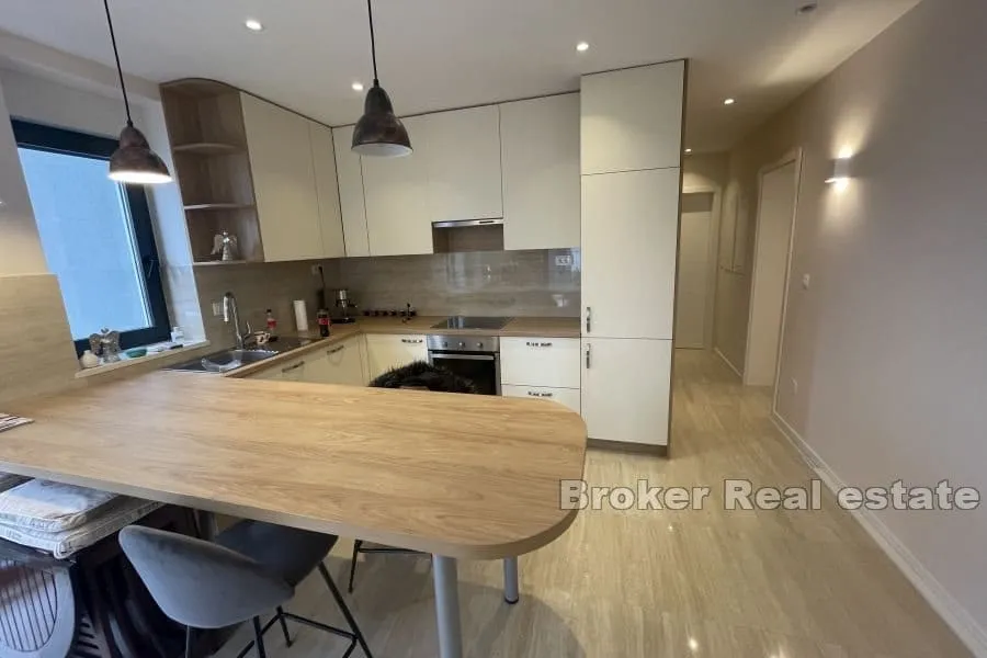 bačvice, dvosobni apartman - slika 4
