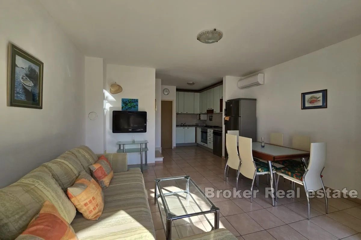 kuća u prvom redu do mora s dva apartmana - slika 4