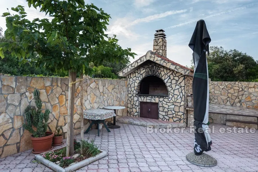 apartmanska kuća s bazenom - slika 6