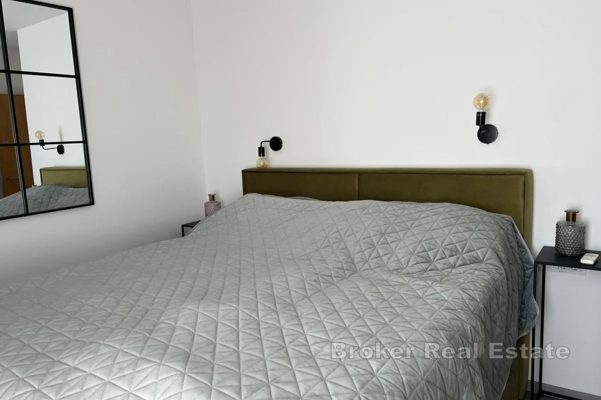 prostrani dvosobni apartman - slika 5