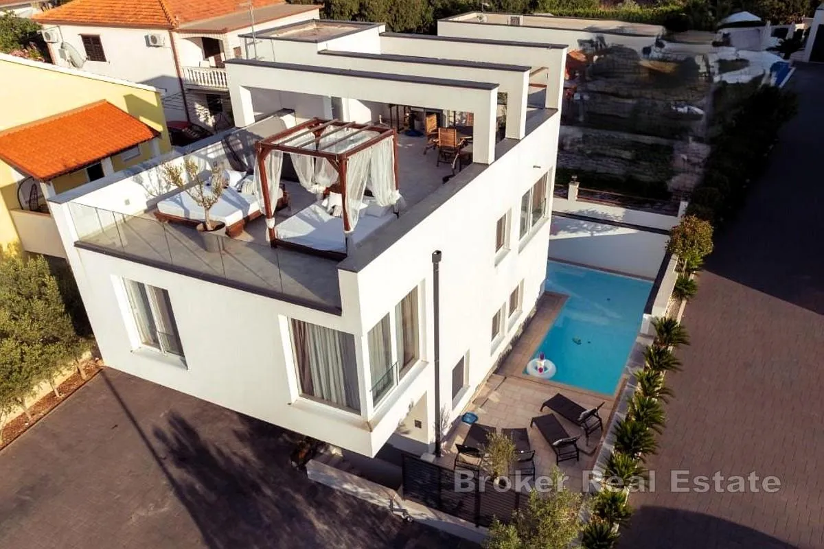 Samostojeća kuća s bazenom i pogledom na more - Žedno, Trogir