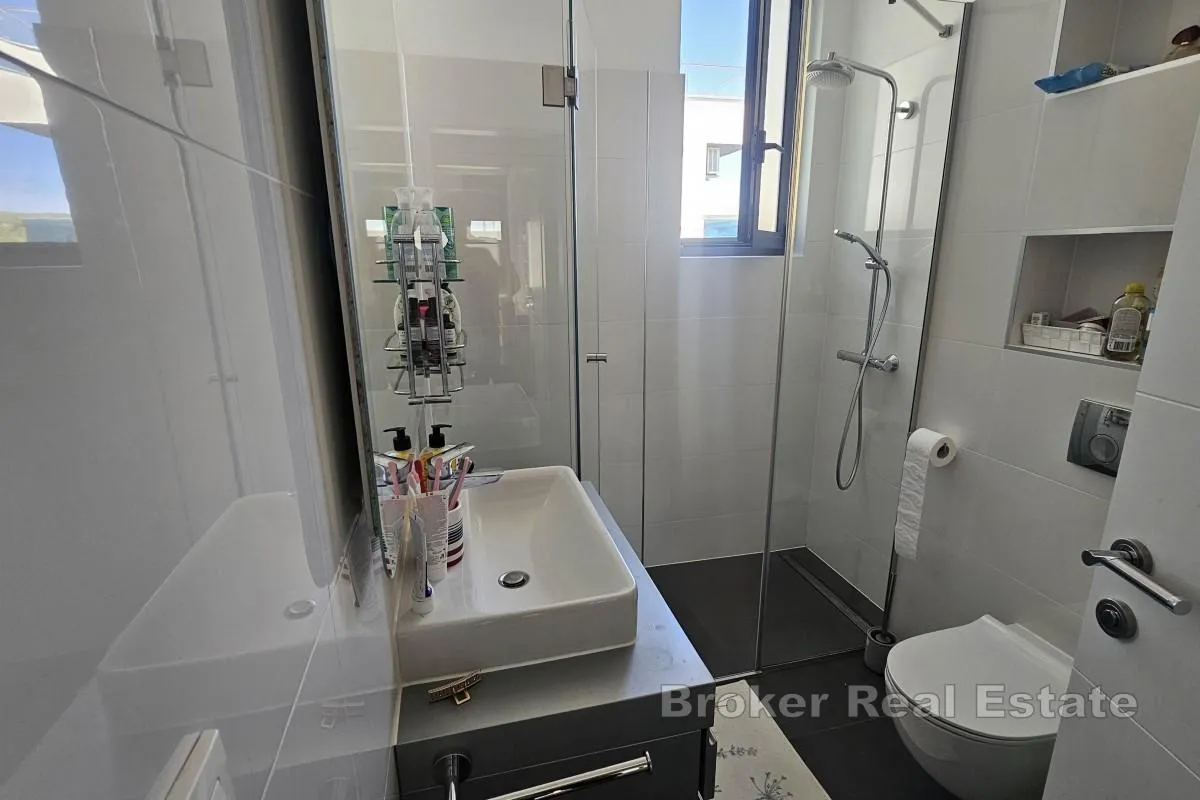 luksuzni penthouse s panoramskim pogledom na more - slika 12