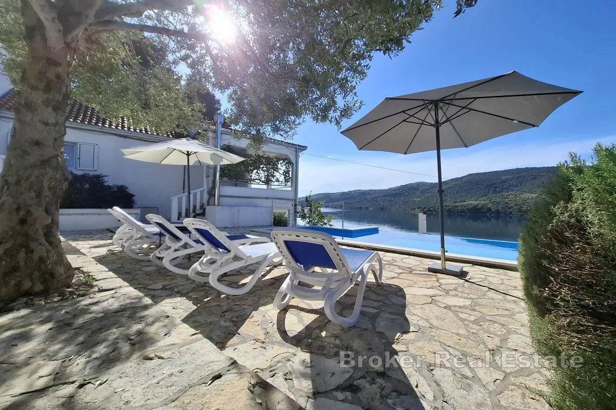 Kuća na vrhunskoj lokaciji u neposrednoj blizini mora - Marina