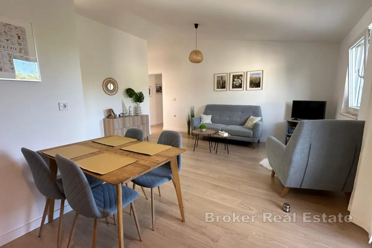 trosoban apartman u blizini plaže - slika 4