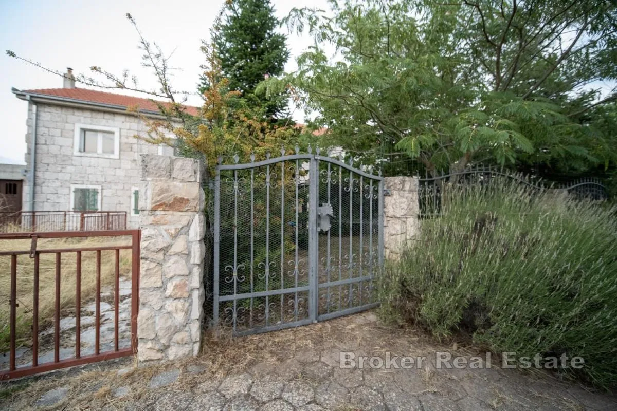 Idilična kuća na osami okružena prekrasnim zelenilom - Imotski