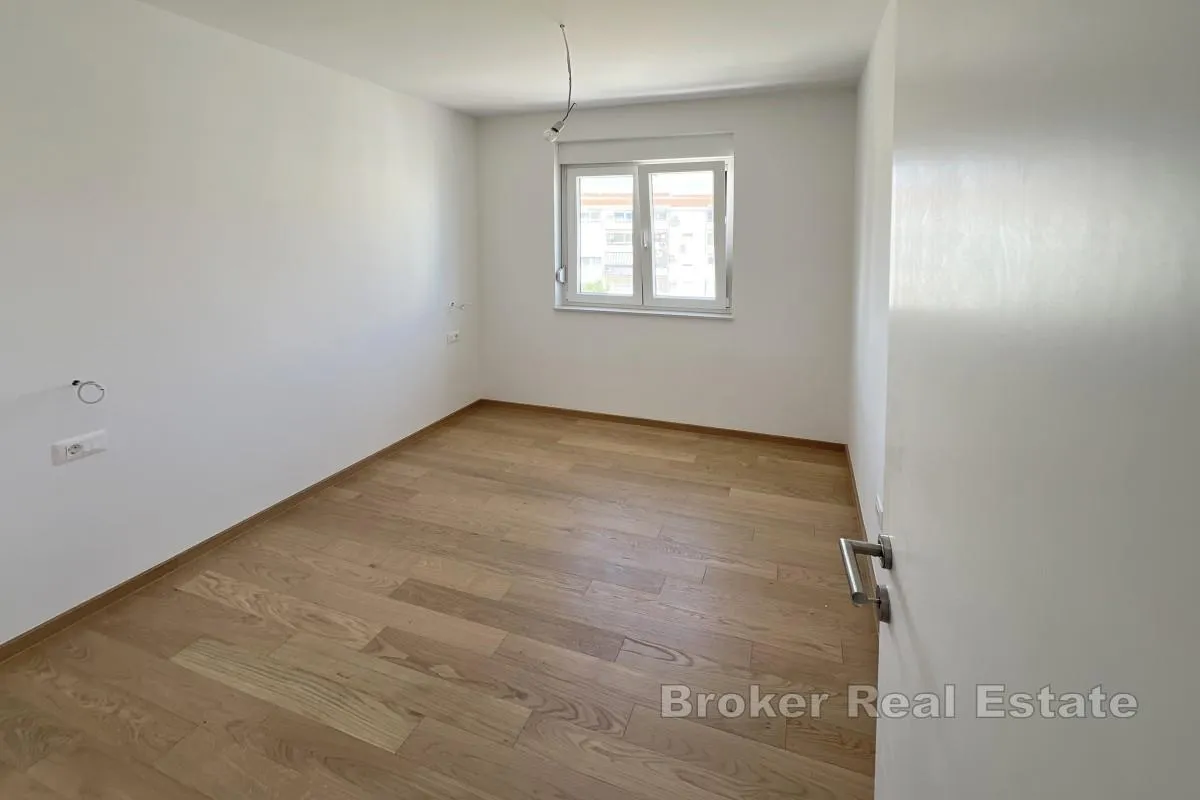 dvoetažni penthouse s panoramskim pogledom na more - slika 17