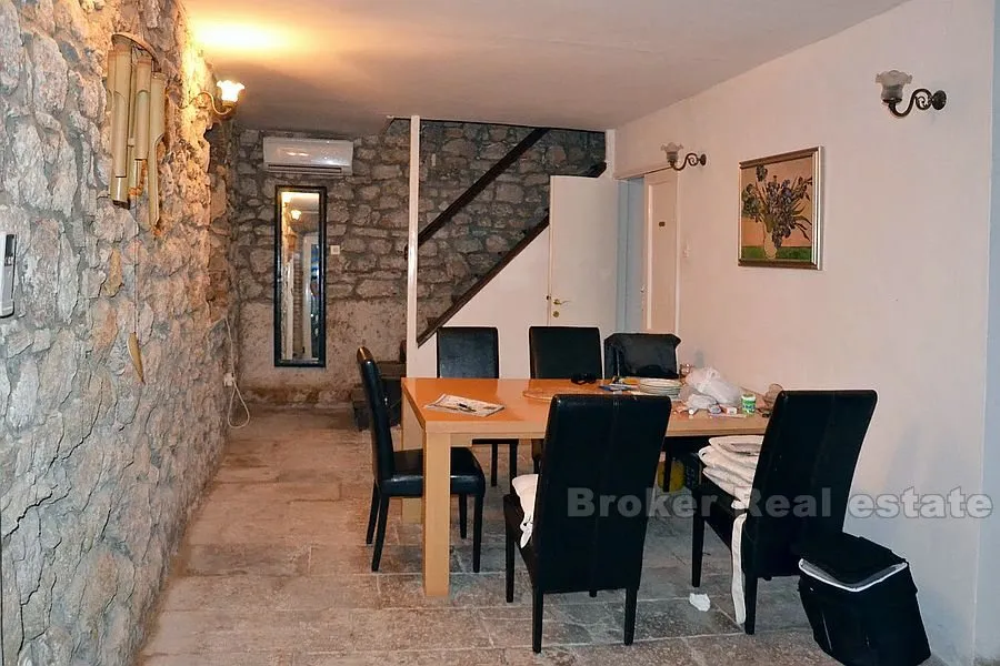 prvi red do mora, kamena kuća na otoku u blizini šibenika, na prodaju - slika 4
