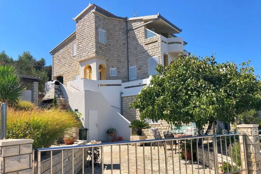 apartmanska kuća, prvi red do mora - slika 5