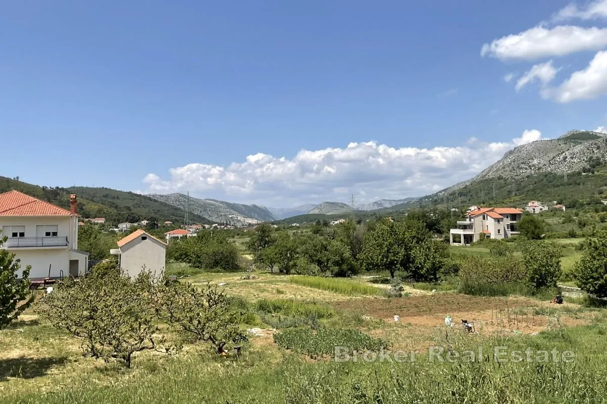dvosoban stan na prvom katu - slika 13
