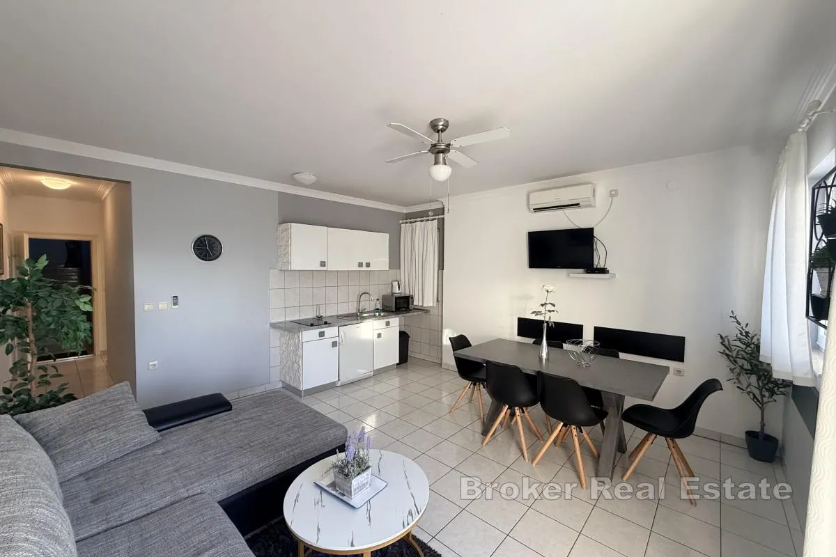 apartmanska kuća u prvom redu do mora - slika 7