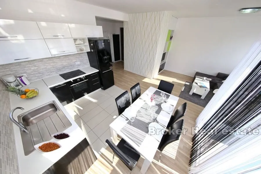 apartmanska kuća u blizini mora - slika 5