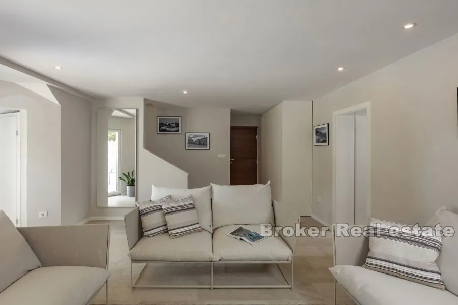 moderna vila s bazenom - slika 5