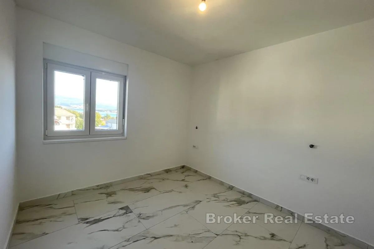 apartman na mirnoj lokaciji i pogledom na more - slika 7