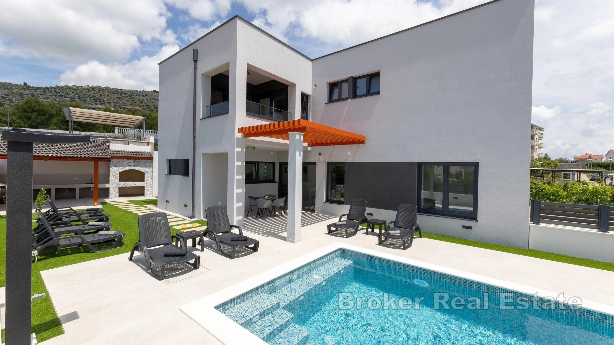 Luksuzna vila s tri stambene jedinice - Trogir