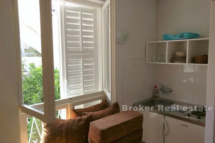 apartmanska kuća u prvom redu do mora - slika 7