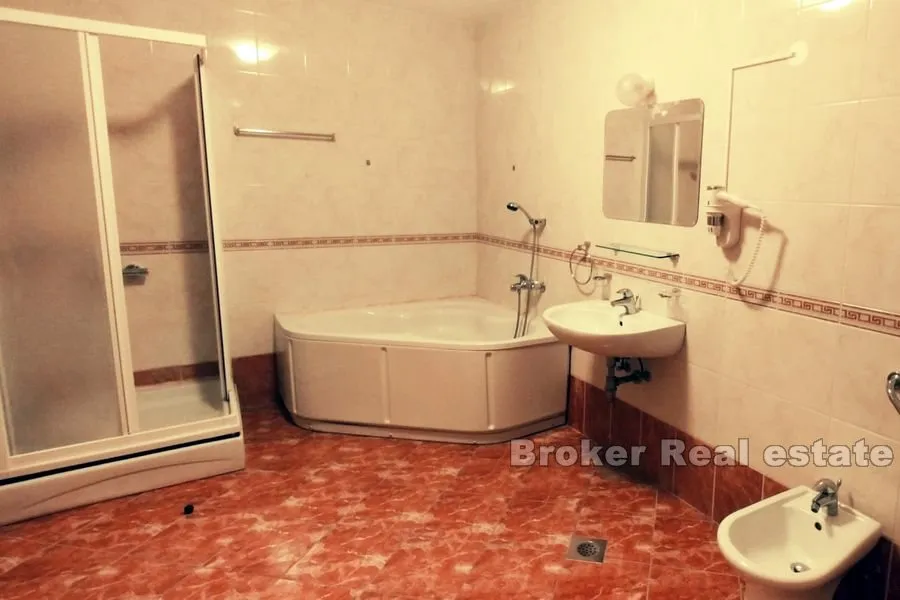 žnjan, dvosoban stan prvi red do mora - slika 13