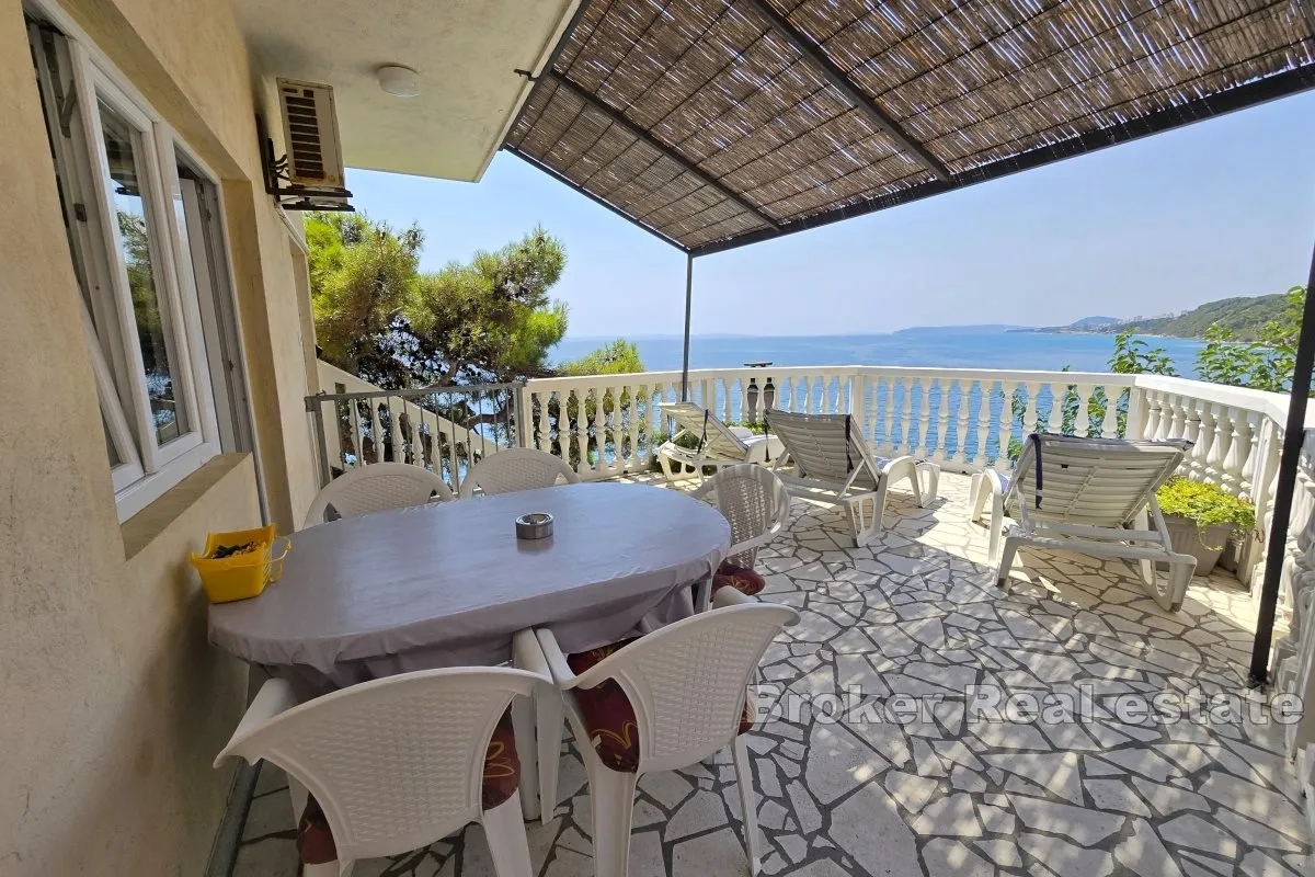 Dvojna kuća u prvom redu do mora - Stobreč, Split