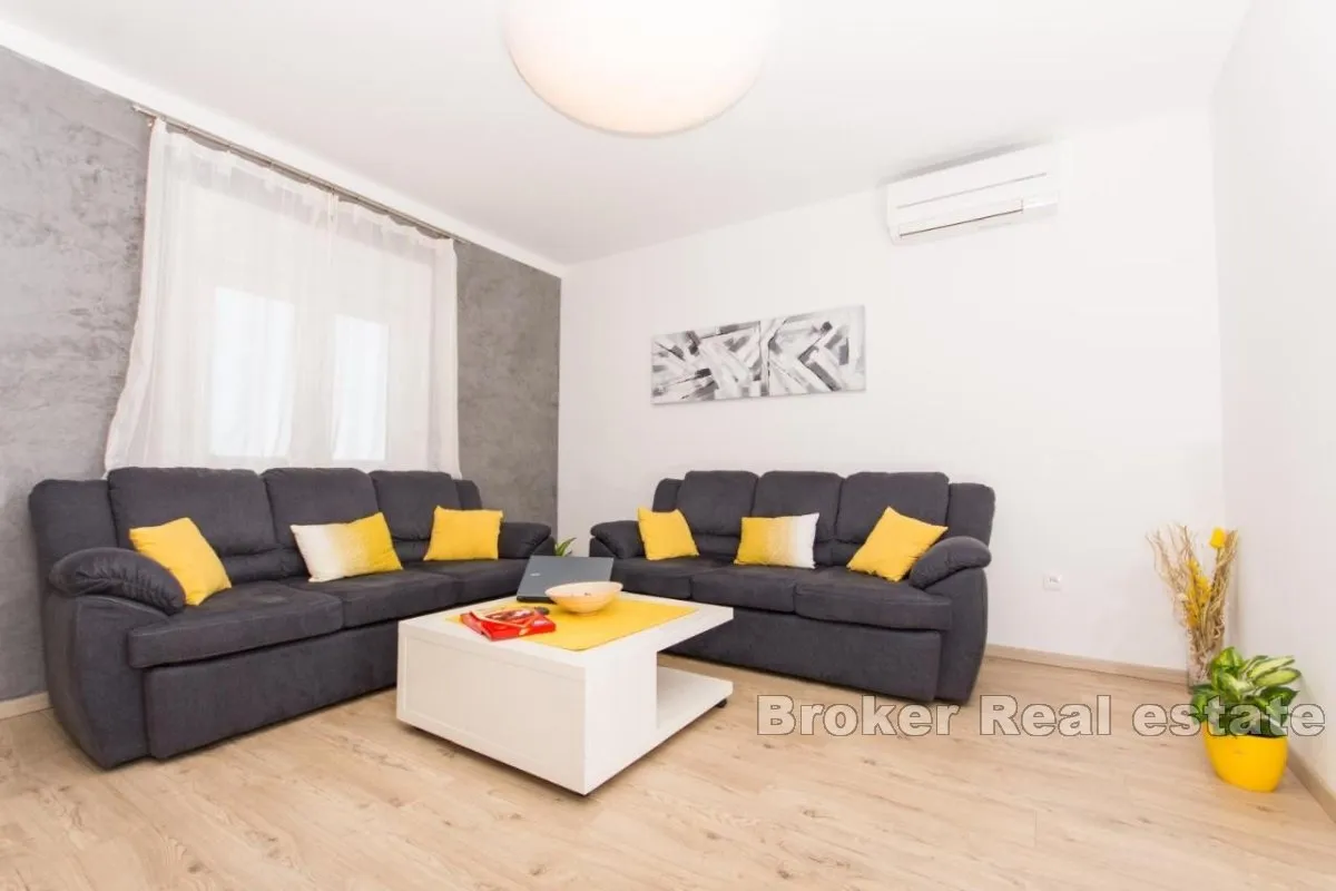 apartmanska kuća s bazenom - slika 4