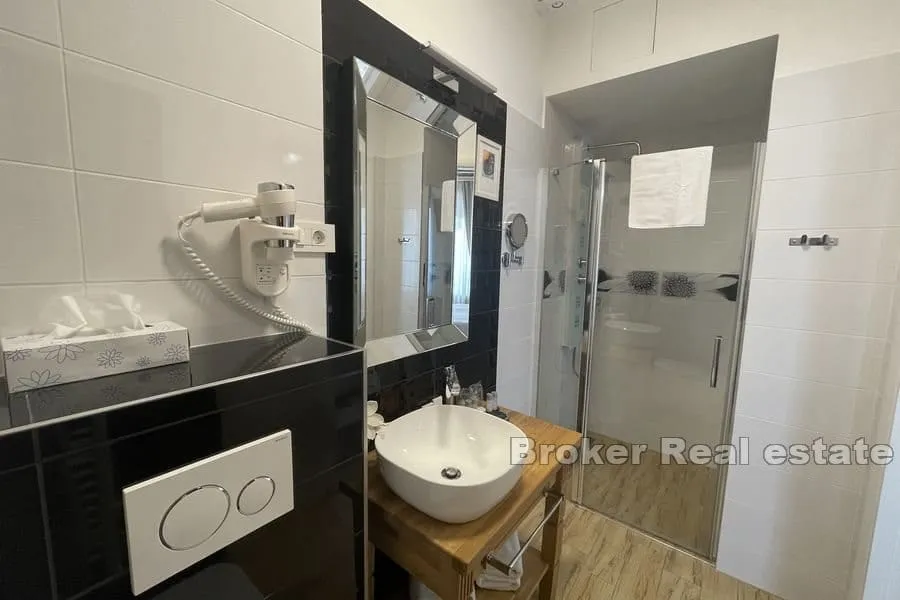 apartman s četiri jedinice - slika 16