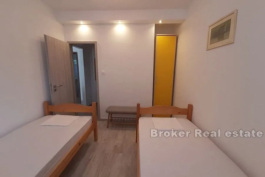 apartmanska kuća blizu mora - slika 7