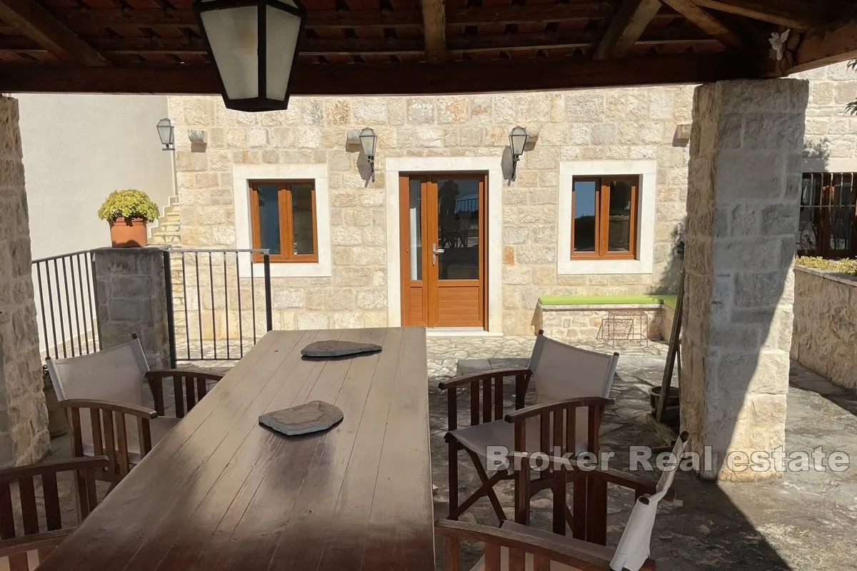 dvojna kamena kuća s panoramskim pogledom na more - slika 13