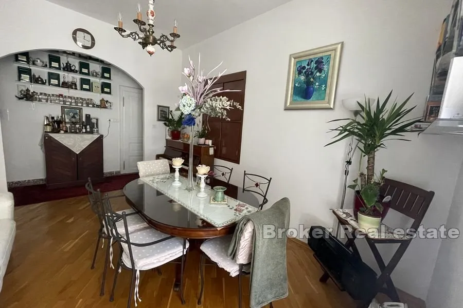 elegantan trosoban stan - slika 9